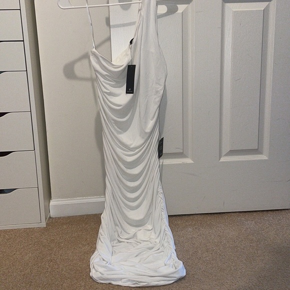 Womens New Lulús Total Appeal White Ruched One-Shoulder Bodycon Midi Dress - Picture 5 of 11